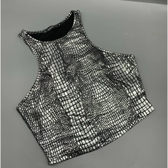SHEIN Tops - SHEIN Crocodile Embossed Crop Tank Top Size XS 6